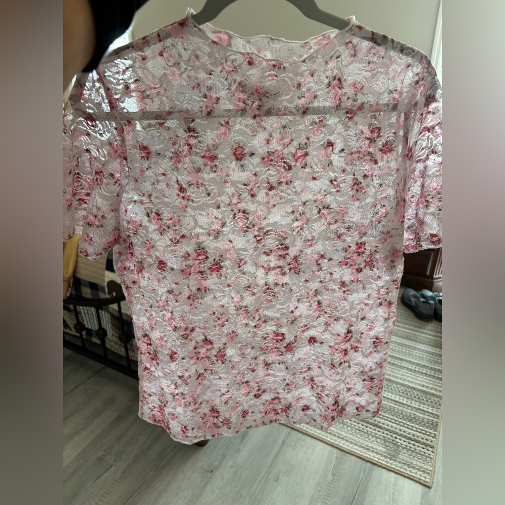 DAVI & DANI Floral Lace Blouse in Pink and White. New without tickets.